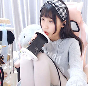小奶兔雪球.jpg