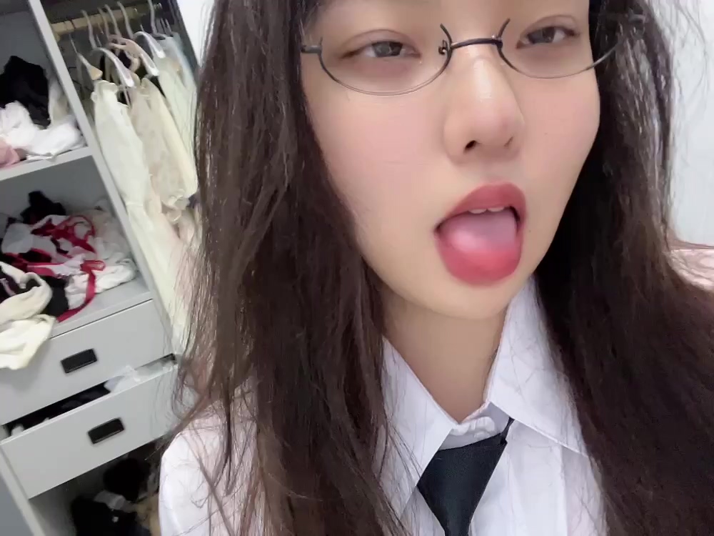 制服2.mp4_20240516_000845.285.jpg