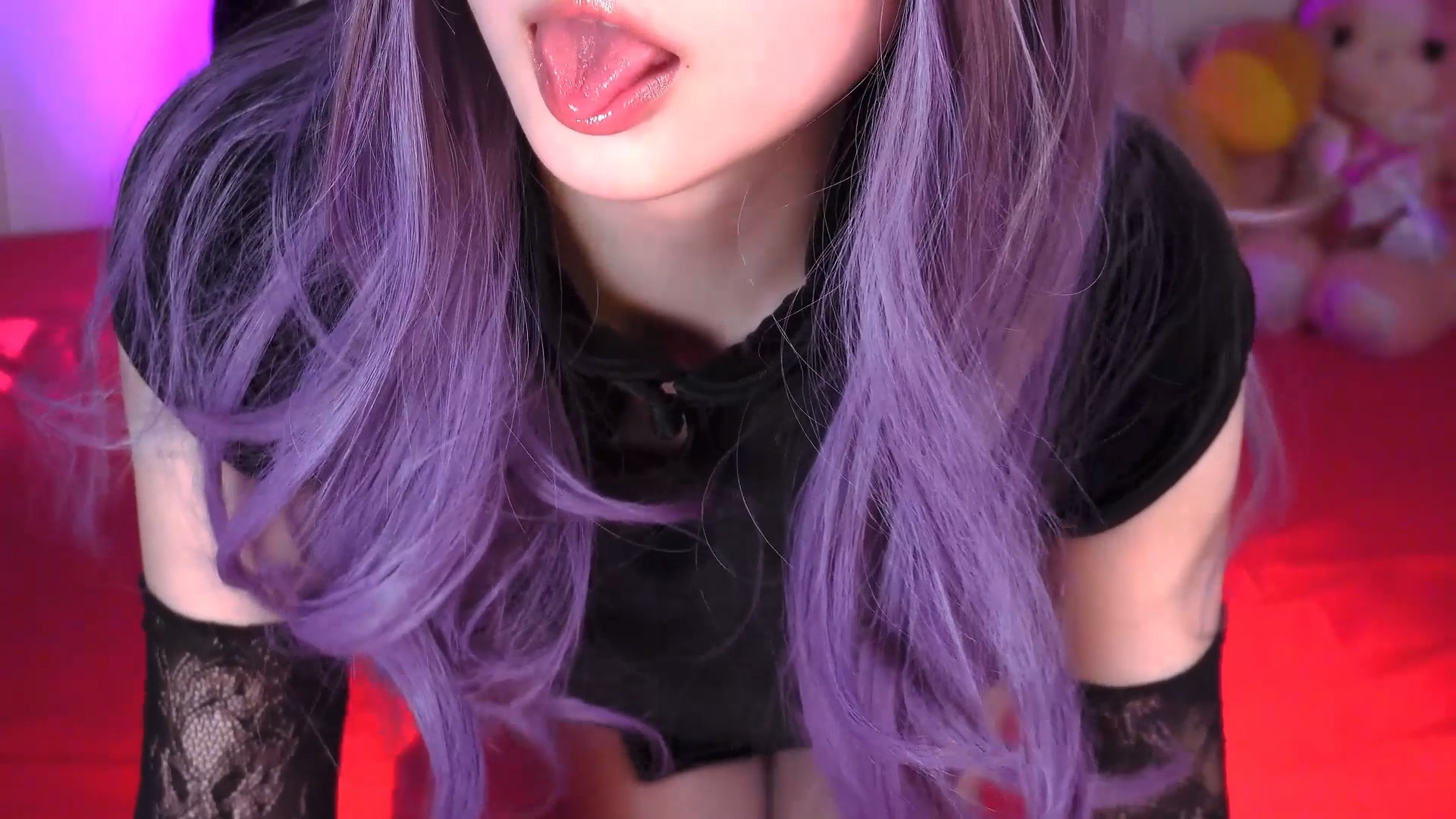 公子为何夜不能寐，可否让小女子为公子解忧~.mp4_20250302_002040.714.jpg